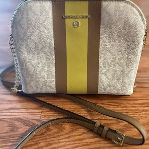 Michael kors cross body purse